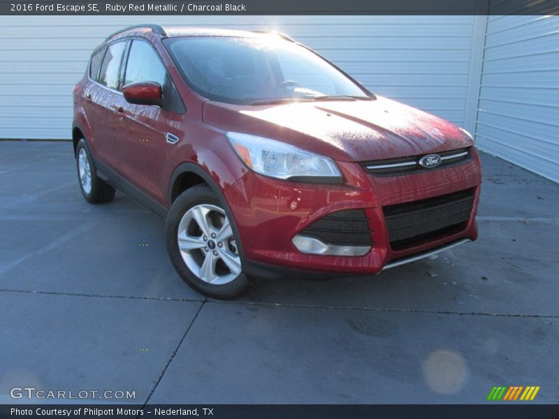 Ruby Red Metallic / Charcoal Black 2016 Ford Escape SE
