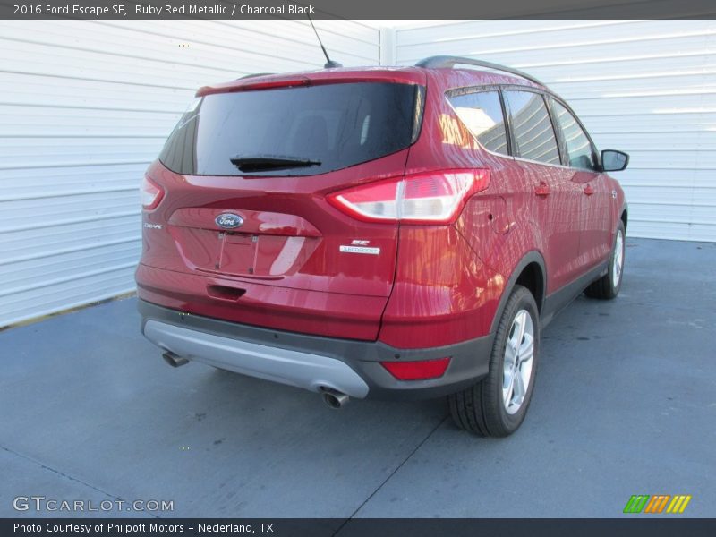 Ruby Red Metallic / Charcoal Black 2016 Ford Escape SE