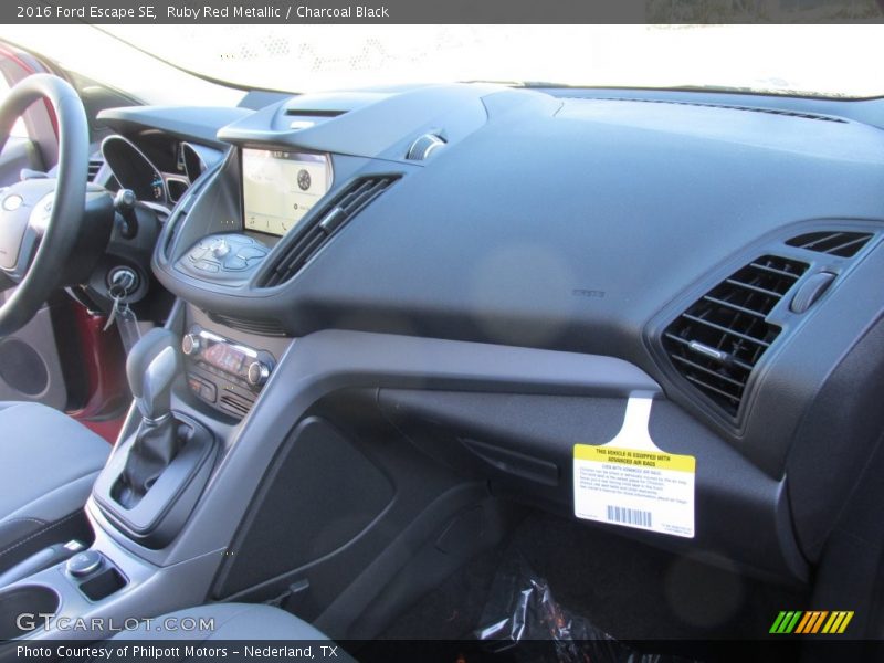 Ruby Red Metallic / Charcoal Black 2016 Ford Escape SE