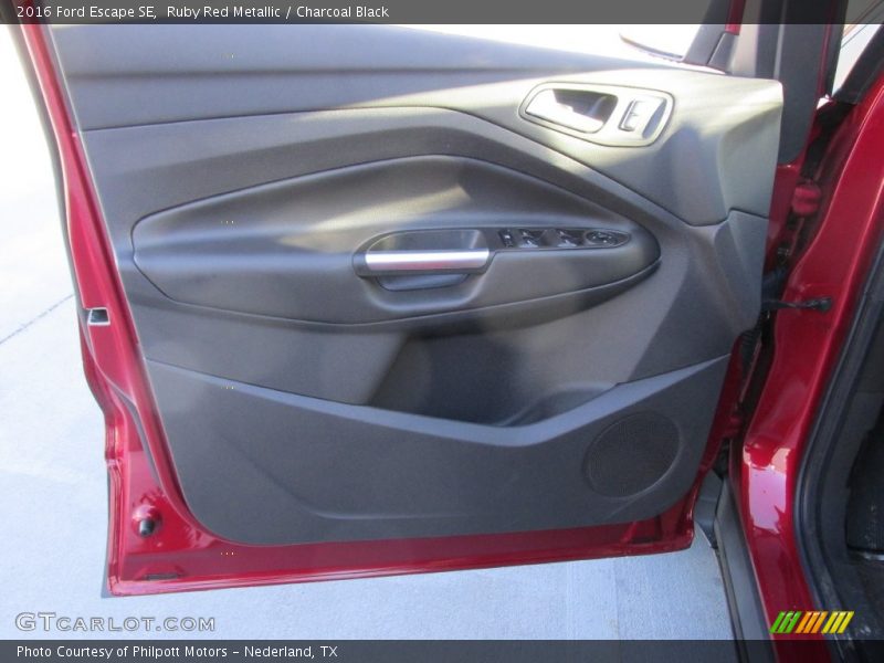 Ruby Red Metallic / Charcoal Black 2016 Ford Escape SE