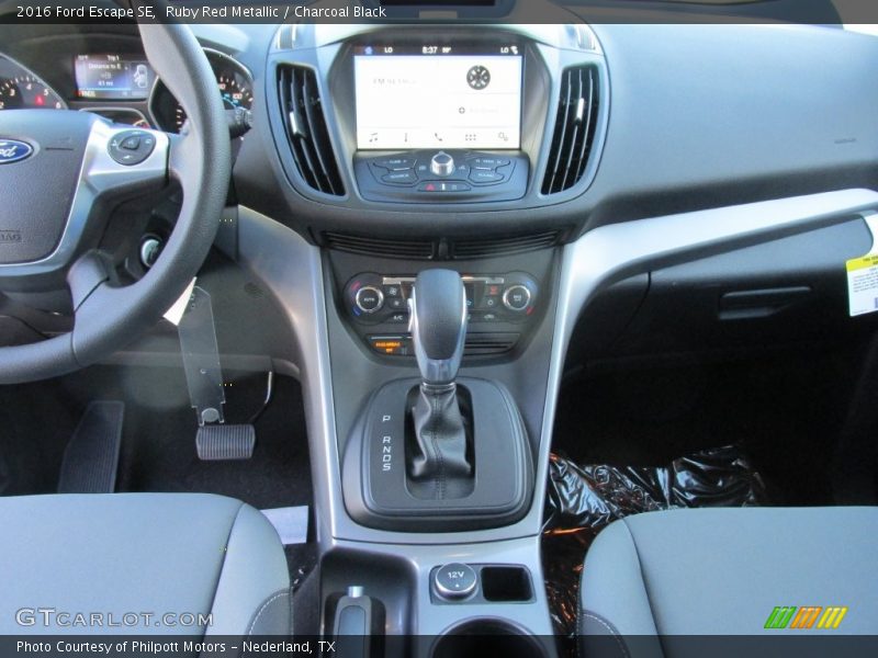 Ruby Red Metallic / Charcoal Black 2016 Ford Escape SE