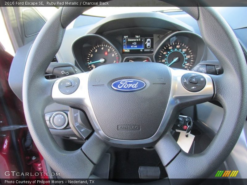 Ruby Red Metallic / Charcoal Black 2016 Ford Escape SE