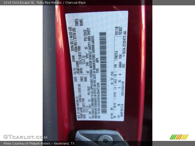 Ruby Red Metallic / Charcoal Black 2016 Ford Escape SE