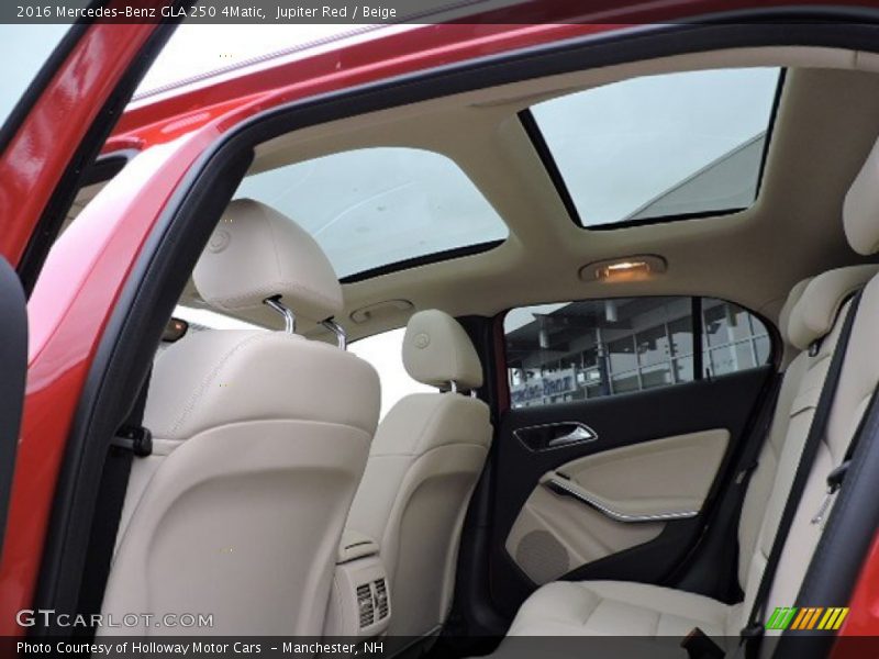 Sunroof of 2016 GLA 250 4Matic