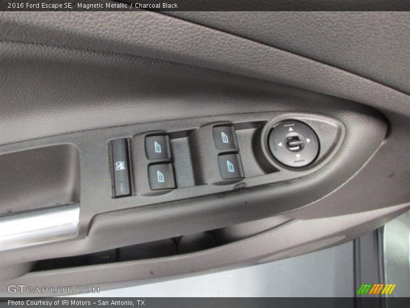 Magnetic Metallic / Charcoal Black 2016 Ford Escape SE