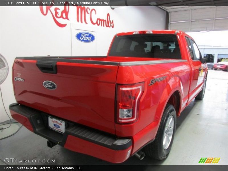 Race Red / Medium Earth Gray 2016 Ford F150 XL SuperCab