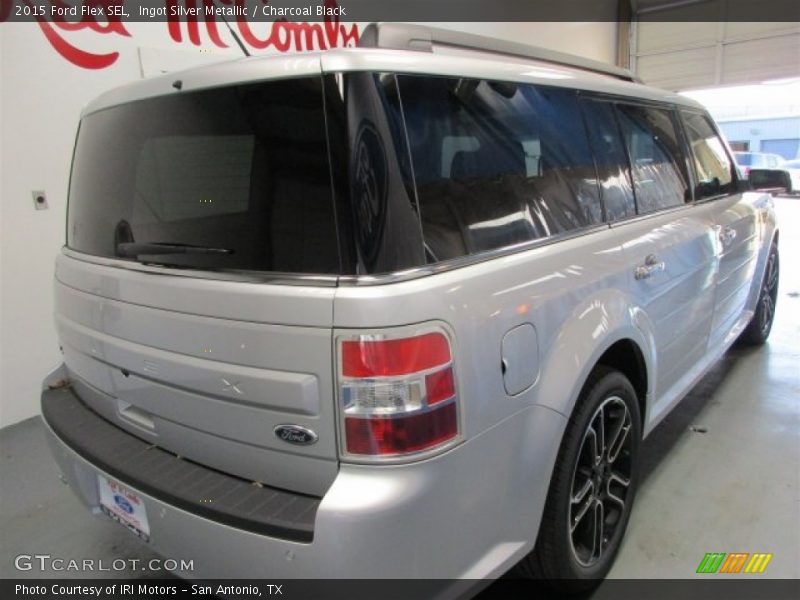 Ingot Silver Metallic / Charcoal Black 2015 Ford Flex SEL
