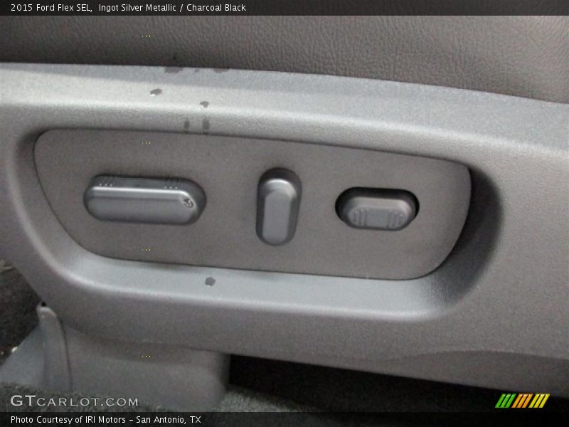 Ingot Silver Metallic / Charcoal Black 2015 Ford Flex SEL