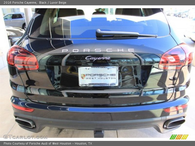 Black / Luxor Beige 2016 Porsche Cayenne