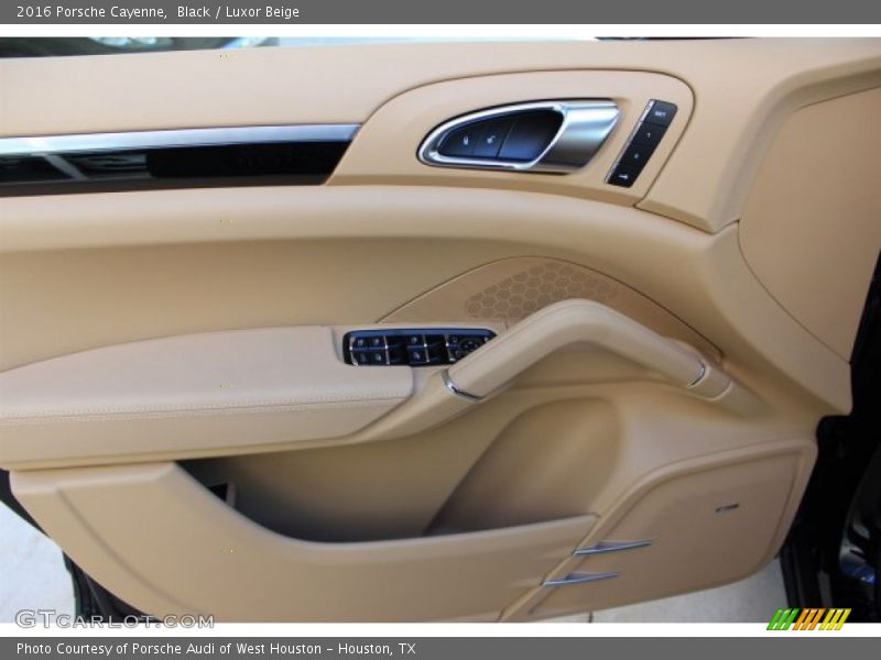 Black / Luxor Beige 2016 Porsche Cayenne