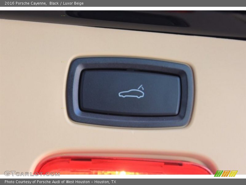 Black / Luxor Beige 2016 Porsche Cayenne