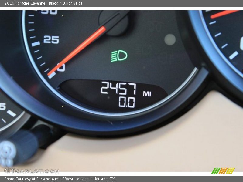 Black / Luxor Beige 2016 Porsche Cayenne