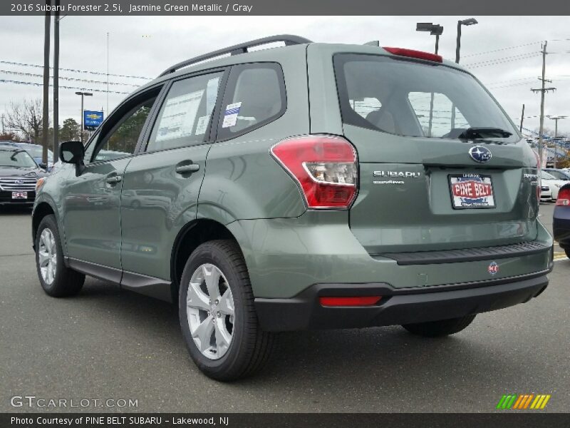 Jasmine Green Metallic / Gray 2016 Subaru Forester 2.5i