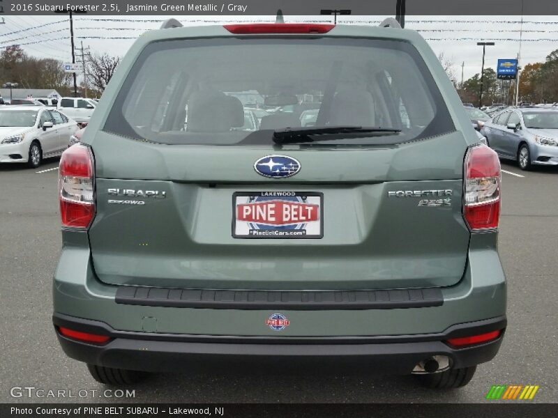 Jasmine Green Metallic / Gray 2016 Subaru Forester 2.5i