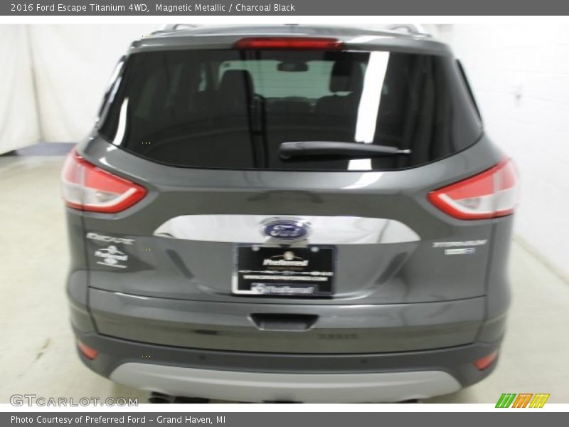 Magnetic Metallic / Charcoal Black 2016 Ford Escape Titanium 4WD