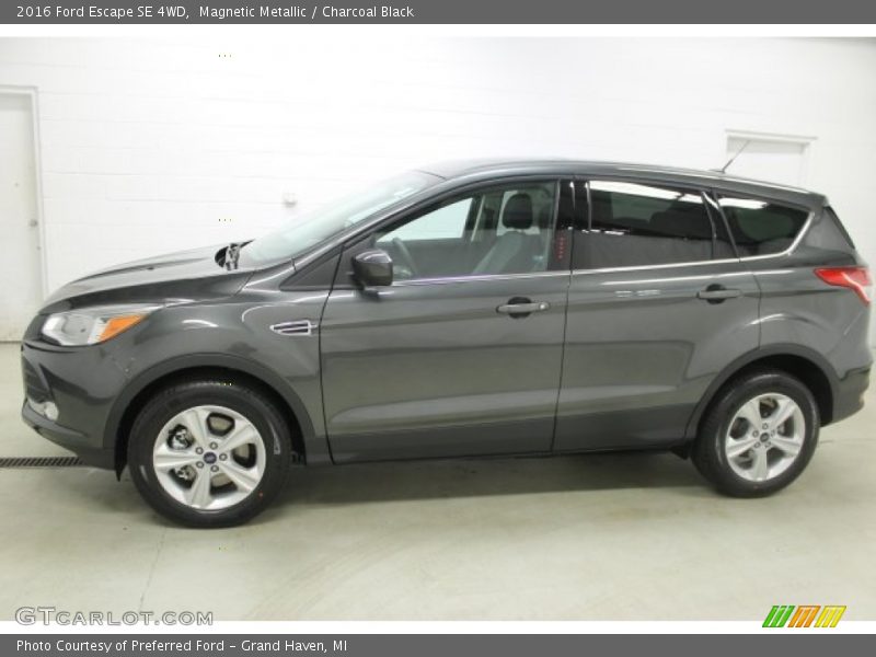 Magnetic Metallic / Charcoal Black 2016 Ford Escape SE 4WD