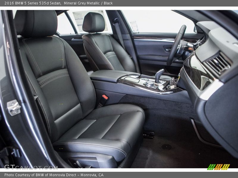 Front Seat of 2016 5 Series 535d Sedan