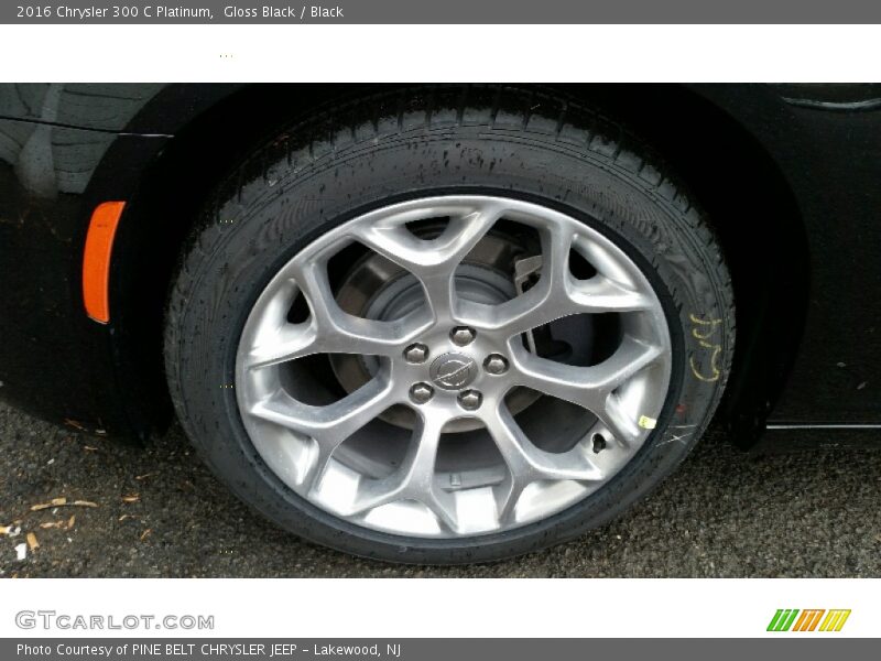  2016 300 C Platinum Wheel