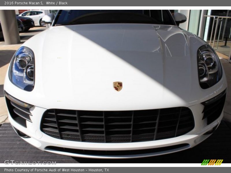 White / Black 2016 Porsche Macan S