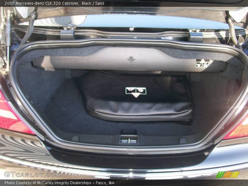 Black / Sand 2005 Mercedes-Benz CLK 320 Cabriolet