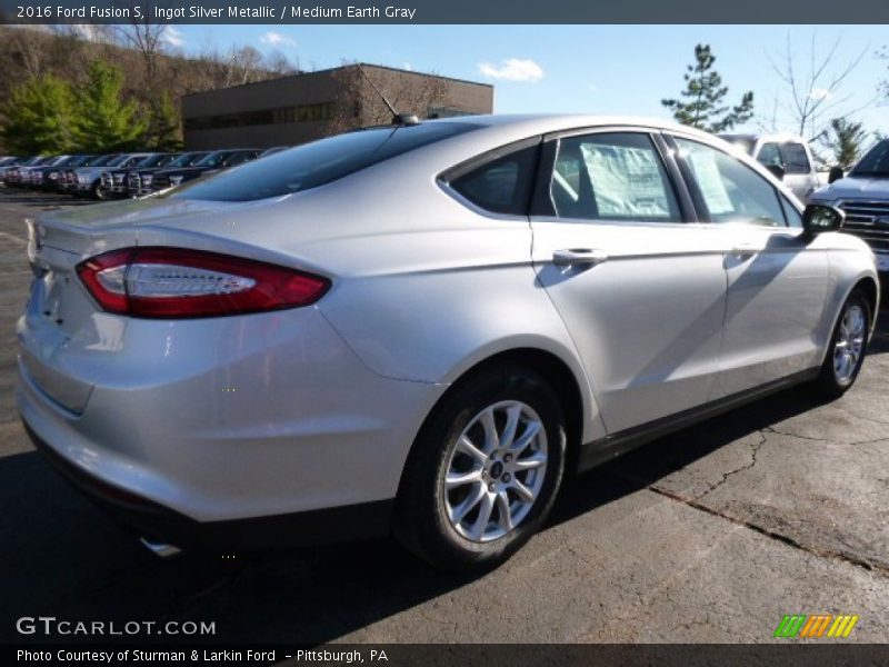 Ingot Silver Metallic / Medium Earth Gray 2016 Ford Fusion S