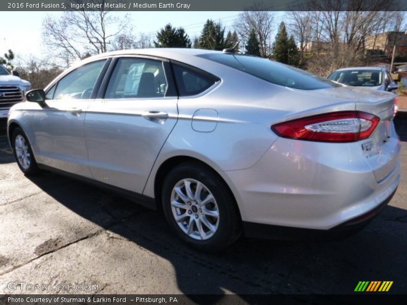 Ingot Silver Metallic / Medium Earth Gray 2016 Ford Fusion S