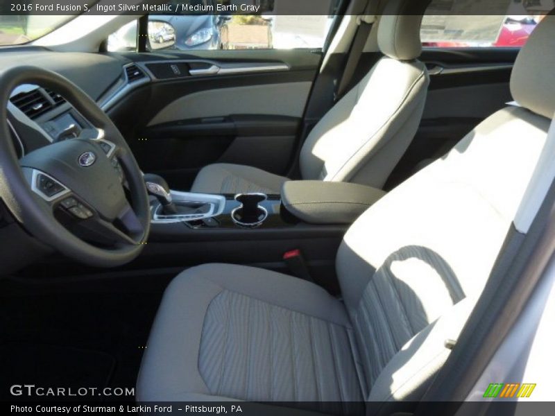 Ingot Silver Metallic / Medium Earth Gray 2016 Ford Fusion S