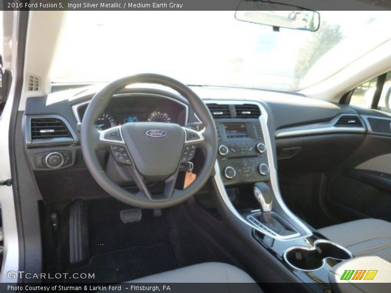 Ingot Silver Metallic / Medium Earth Gray 2016 Ford Fusion S