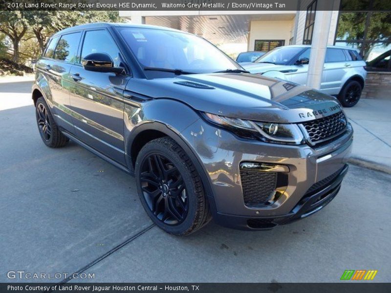 Front 3/4 View of 2016 Range Rover Evoque HSE Dynamic