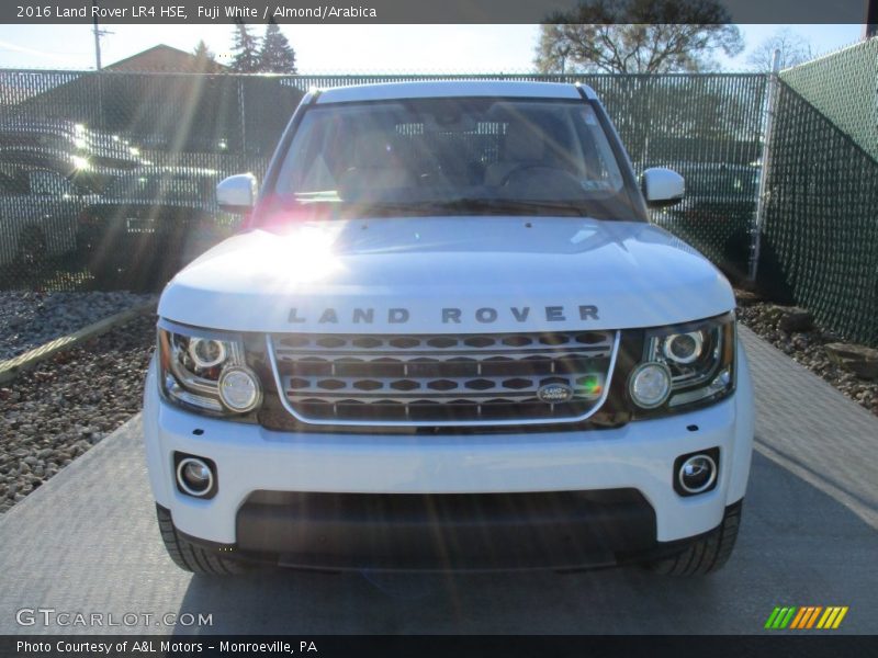 Fuji White / Almond/Arabica 2016 Land Rover LR4 HSE
