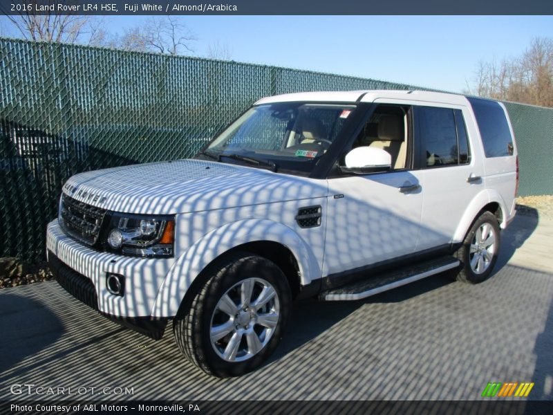 Fuji White / Almond/Arabica 2016 Land Rover LR4 HSE