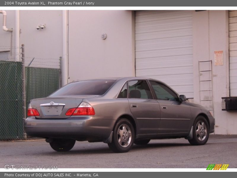 Phantom Gray Pearl / Ivory 2004 Toyota Avalon XL