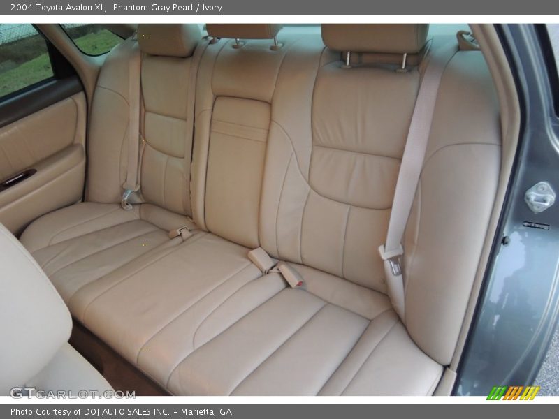 Phantom Gray Pearl / Ivory 2004 Toyota Avalon XL