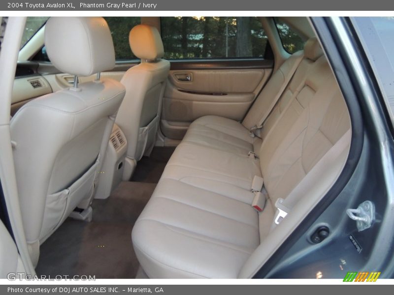 Phantom Gray Pearl / Ivory 2004 Toyota Avalon XL