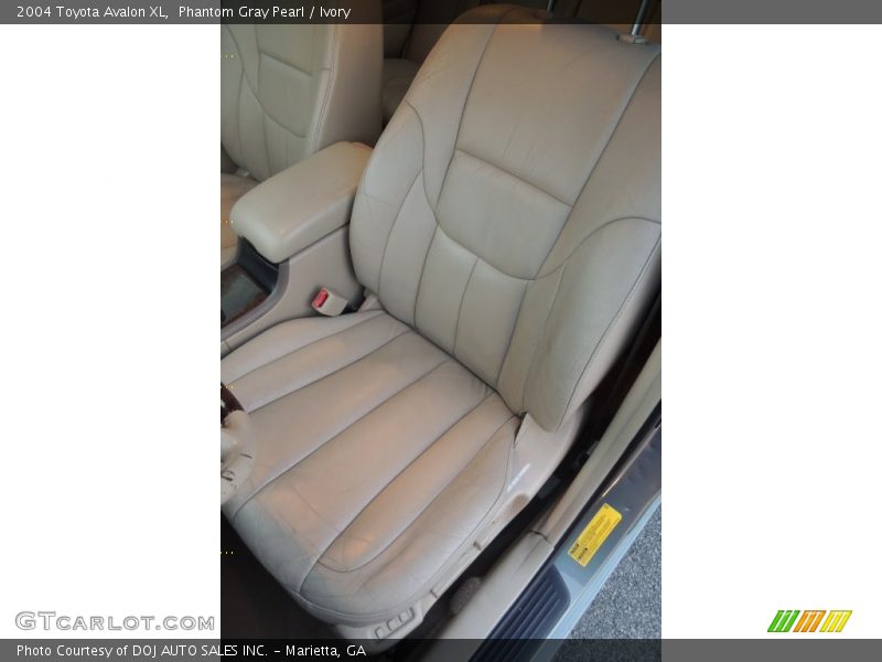 Phantom Gray Pearl / Ivory 2004 Toyota Avalon XL