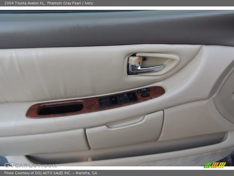 Phantom Gray Pearl / Ivory 2004 Toyota Avalon XL