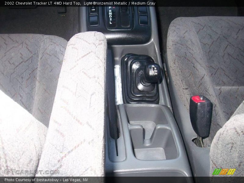 Light Bronzemist Metallic / Medium Gray 2002 Chevrolet Tracker LT 4WD Hard Top