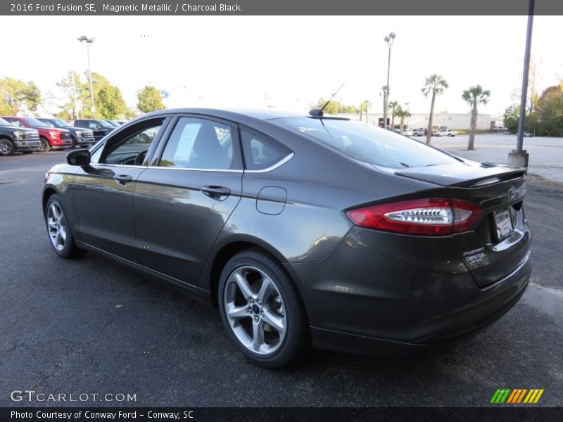 Magnetic Metallic / Charcoal Black 2016 Ford Fusion SE