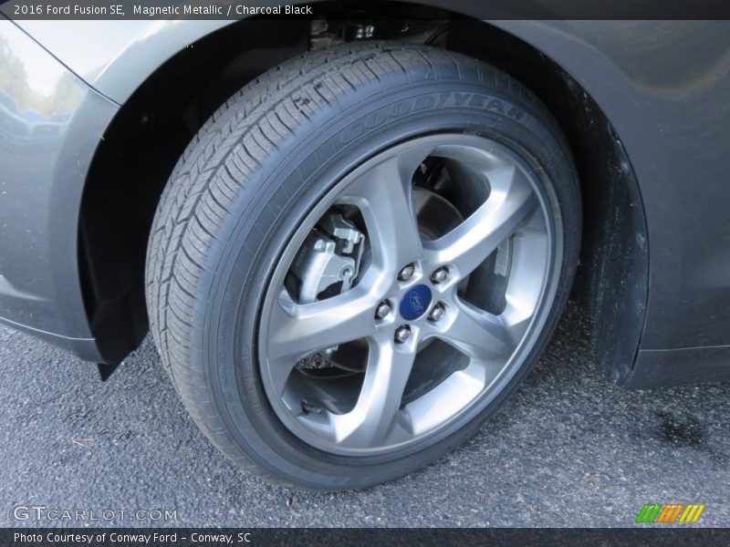 Magnetic Metallic / Charcoal Black 2016 Ford Fusion SE
