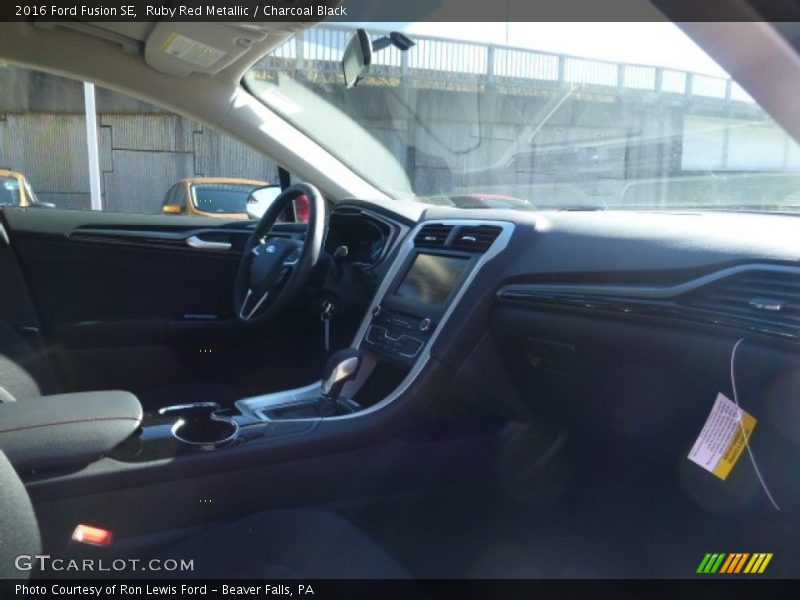 Ruby Red Metallic / Charcoal Black 2016 Ford Fusion SE