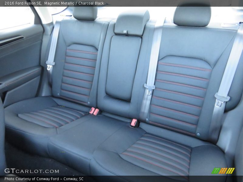 Magnetic Metallic / Charcoal Black 2016 Ford Fusion SE