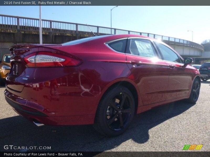 Ruby Red Metallic / Charcoal Black 2016 Ford Fusion SE