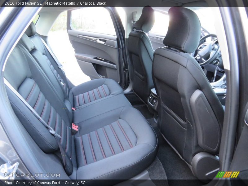 Magnetic Metallic / Charcoal Black 2016 Ford Fusion SE