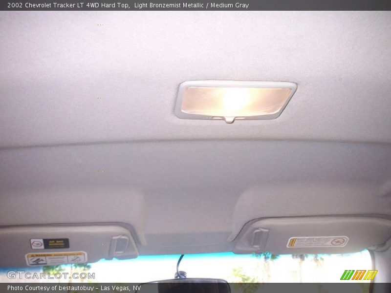 Light Bronzemist Metallic / Medium Gray 2002 Chevrolet Tracker LT 4WD Hard Top