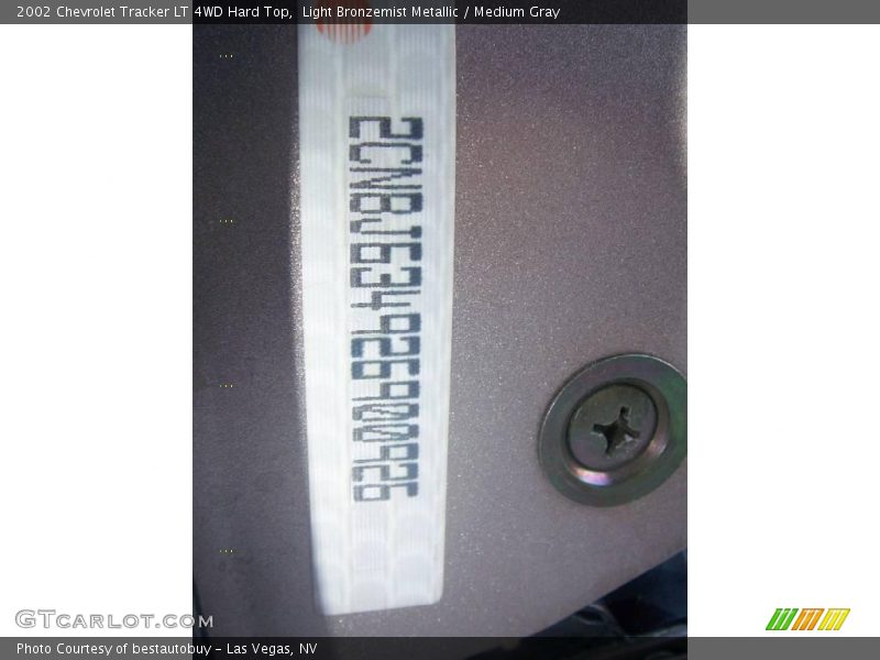Light Bronzemist Metallic / Medium Gray 2002 Chevrolet Tracker LT 4WD Hard Top