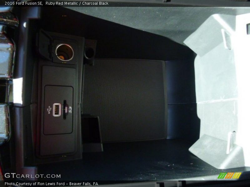 Ruby Red Metallic / Charcoal Black 2016 Ford Fusion SE