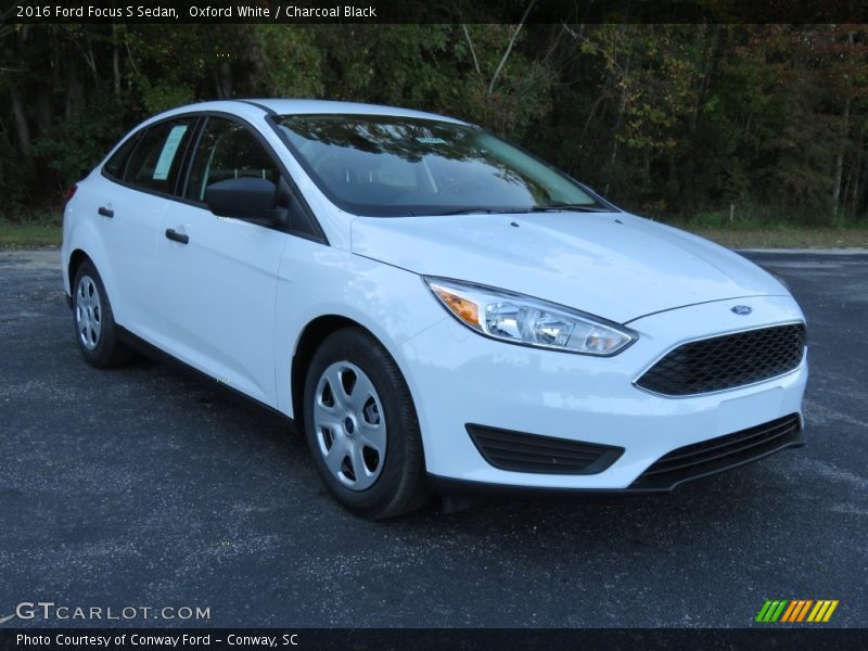 Front 3/4 View of 2016 Focus S Sedan