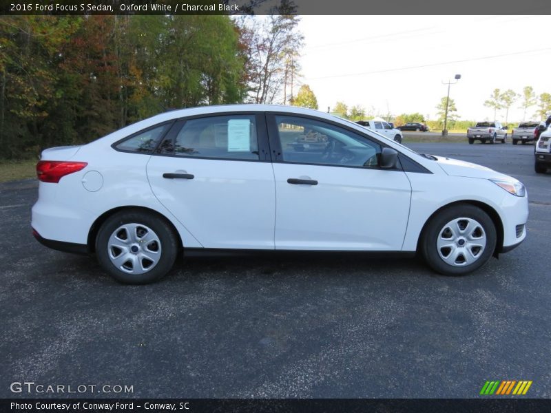 Oxford White / Charcoal Black 2016 Ford Focus S Sedan