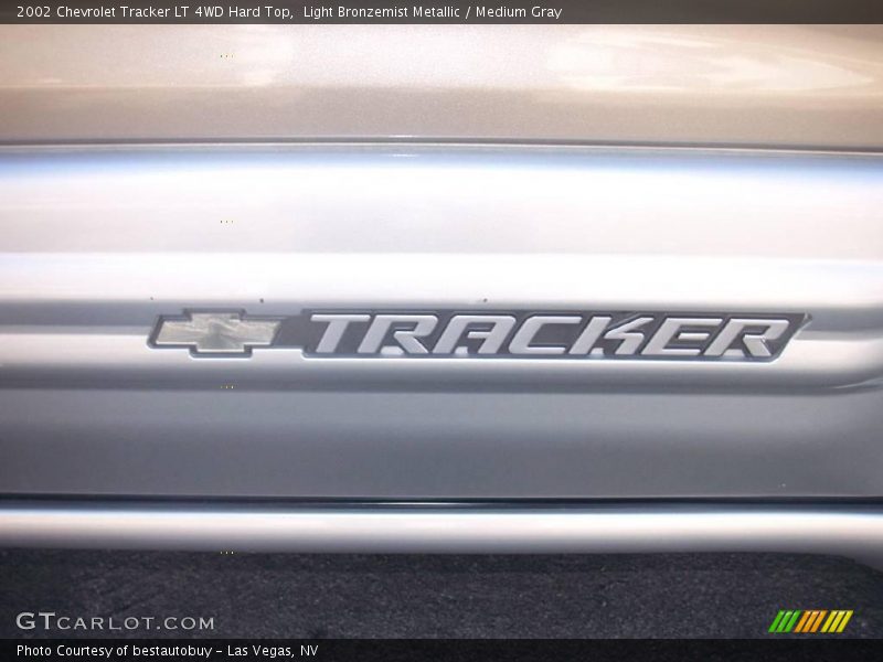Light Bronzemist Metallic / Medium Gray 2002 Chevrolet Tracker LT 4WD Hard Top