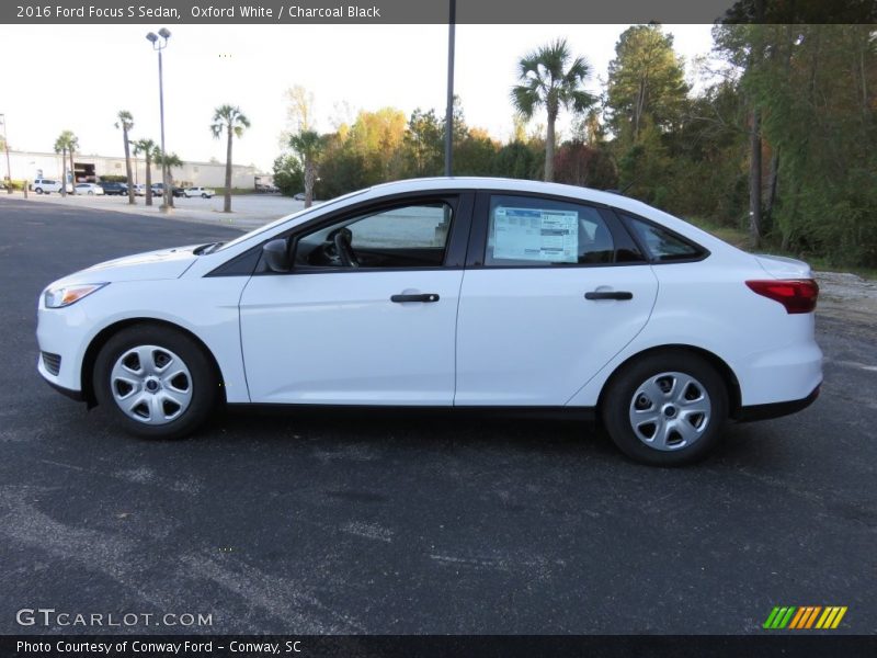Oxford White / Charcoal Black 2016 Ford Focus S Sedan